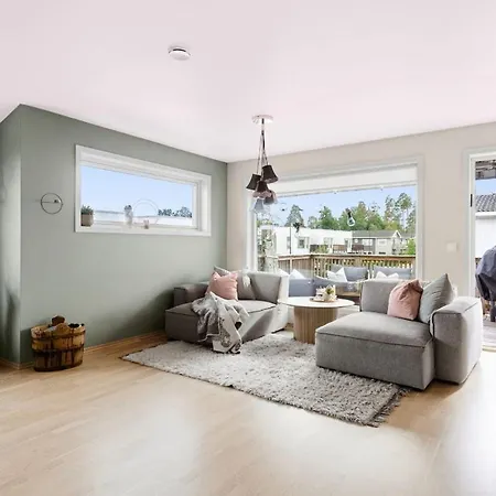Spacious 4-br Free Parking Tønsberg