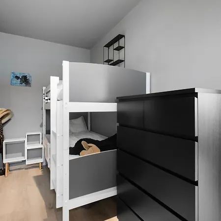 Spacious 4-br Free Parking Διαμέρισμα