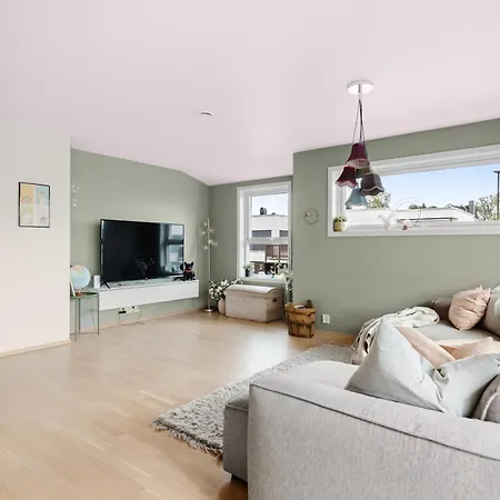 Spacious 4-br Free Parking Appartement Tønsberg